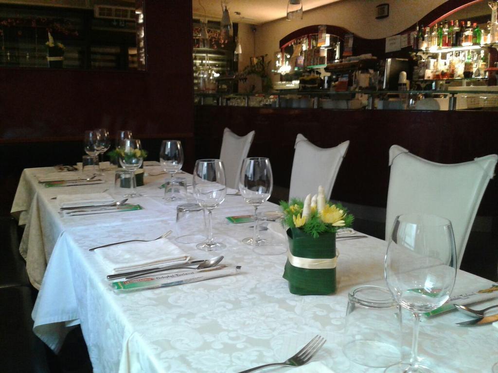 צ'יטדלה Locanda Trattoria Caffe Cavour מראה חיצוני תמונה
